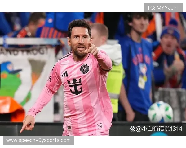 国际足坛最新动态：梅西加盟迈阿密国际队，C罗回归曼联传闻再起