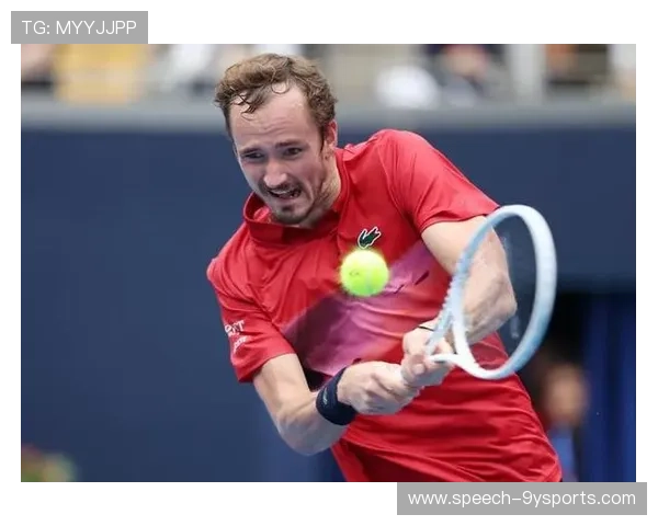 网坛最新动态：顶级球员冲击大满贯赛场精彩赛事回顾